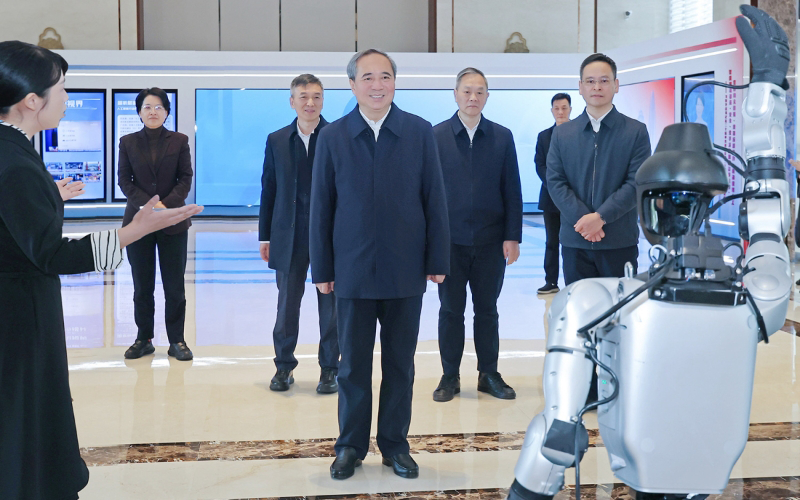 王成调研市委党校：紧扣中心大局勇扛党校使命